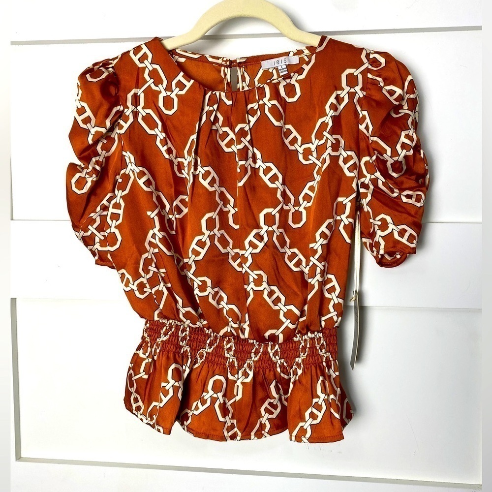 Iris Basic Bronze Chain Link Pattern Blouse